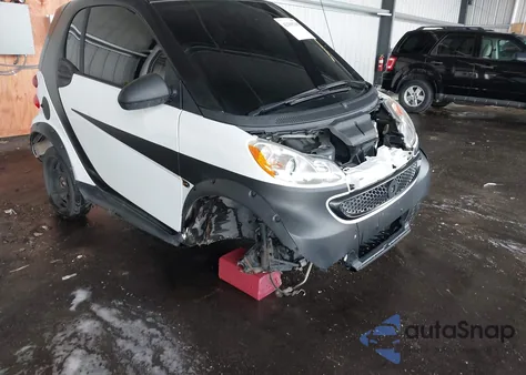 2014 Smart Fortwo Passion/Pure z USA, uszkodzony, nr VIN WMEEJ3BA4EK737709